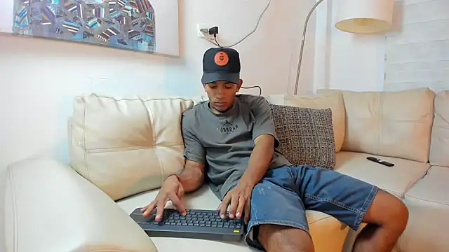 Snapshot of ricky_spensar23cm_ chatting on March 21, 2026, 2:35 am ricky spensar23cm online show from March 21, 2026, 2:35 am