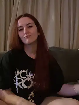 PoppySlut6999 online show from February 9, 2026, 8:51 pm