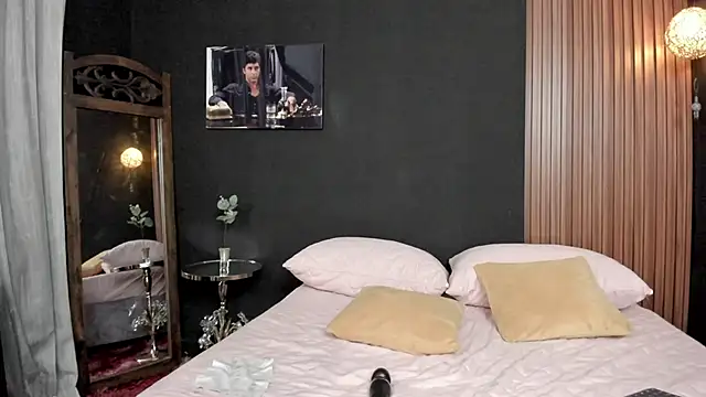 luna sunflower   online show from June 11, 2026, 2:53 am
