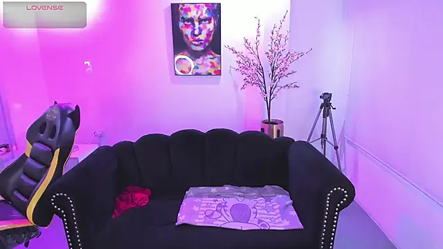 Victoria  doll online show from July 31, 2026, 11:53 am
