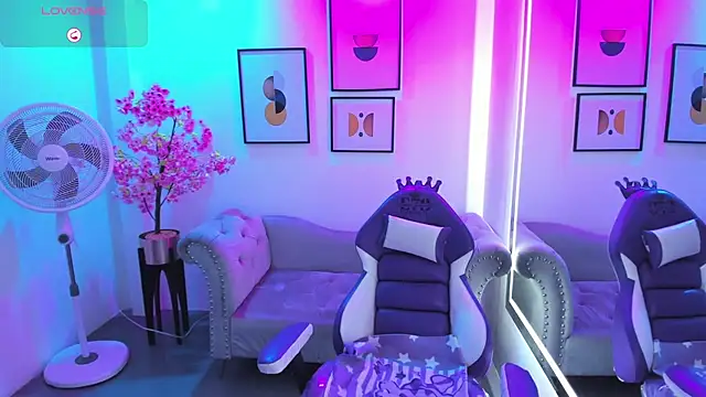 Victoria  doll online show from April 28, 2026, 12:20 pm