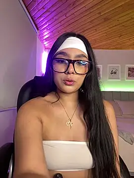 Snapshot of Violetta_pinkk1 chatting on February 5, 2026, 3:13 am Violetta pinkk1 online show from February 5, 2026, 3:13 am