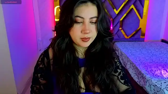 Luvienne online show from April 22, 2026, 7:31 pm