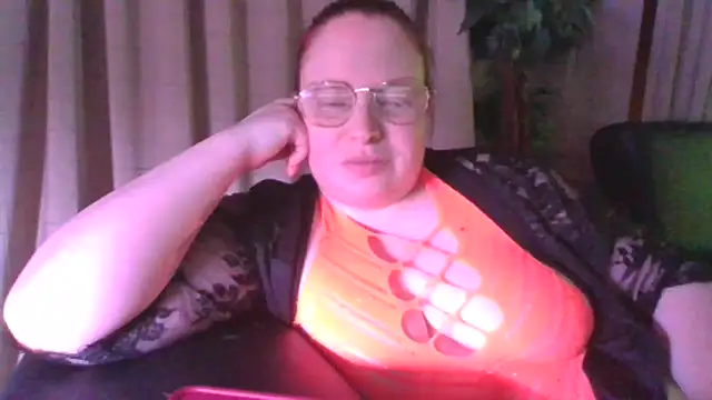 Snapshot of Sarahtjeuh_ chatting on March 11, 2026, 8:36 pm Sarahtjeuh online show from March 11, 2026, 8:36 pm