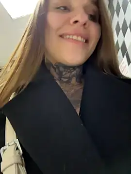 Snapshot of KishaMur chatting on February 18, 2026, 4:21 am KishaMur online show from February 18, 2026, 4:21 am