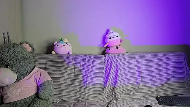 ViolettM online show from February 20, 2026, 6:48 am