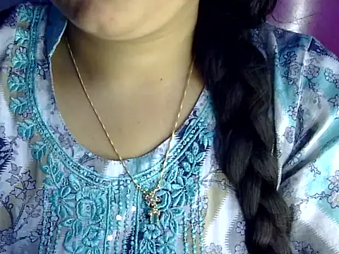 Snapshot of Cute_Aliyaa chatting on July 28, 2026, 1:32 pm Cute Aliyaa online show from July 28, 2026, 1:32 pm