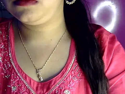Snapshot of Cute_Aliyaa chatting on July 31, 2026, 1:10 pm Cute Aliyaa online show from July 31, 2026, 1:10 pm
