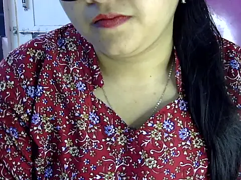 Cute Aliyaa online show from June 2, 2026, 12:16 pm