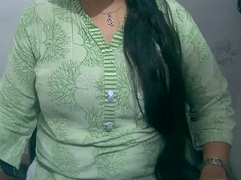 Cute Aliyaa online show from March 11, 2026, 10:42 am