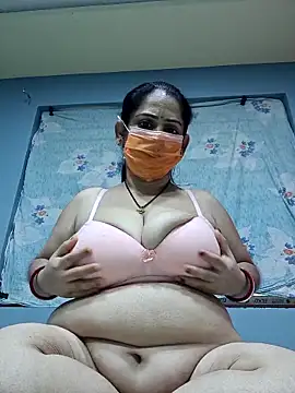 diyam4002 online show from February 20, 2026, 9:33 am