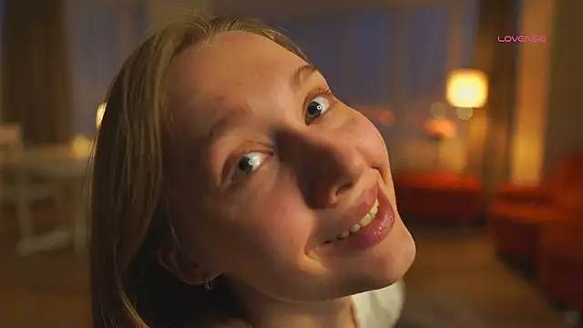 SharaNewbern online show from February 26, 2026, 1:44 pm