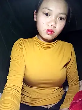 derylove  online show from February 12, 2026, 4:51 pm