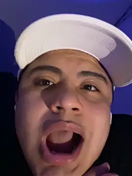 andresmahecha777 online show from March 13, 2026, 4:06 am