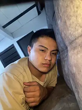 andresmahecha777 online show from March 5, 2026, 3:58 am