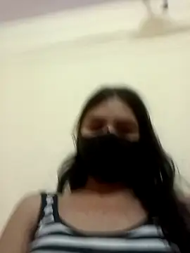 Snapshot of Mahira-- chatting on July 12, 2026, 12:22 am Mahira-- online show from July 12, 2026, 12:22 am