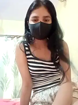 Snapshot of Mahira-- chatting on June 15, 2026, 5:07 am Mahira-- online show from June 15, 2026, 5:07 am