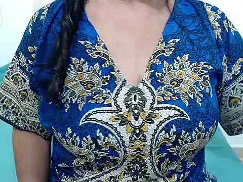 ElizabethMiler online show from February 7, 2026, 10:18 pm