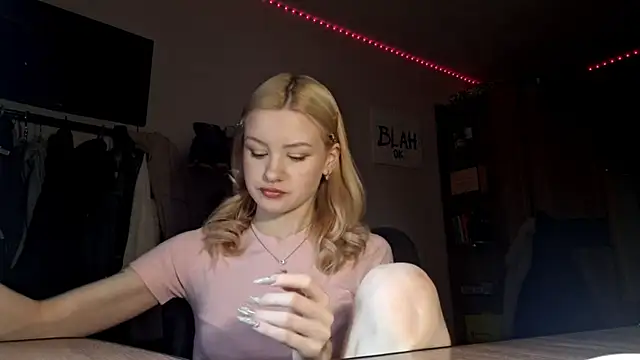 Snapshot of ChongTreece chatting on February 14, 2026, 6:13 am ChongTreece online show from February 14, 2026, 6:13 am