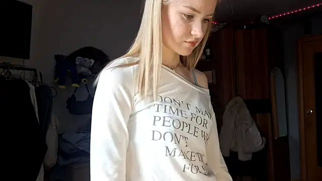 Snapshot of ChongTreece chatting on March 19, 2026, 6:46 am ChongTreece online show from March 19, 2026, 6:46 am