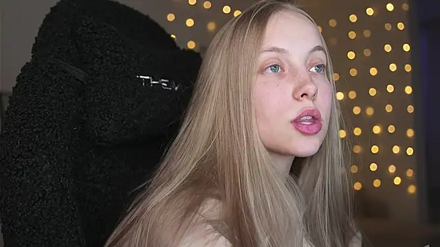 Appr0ved  online show from February 11, 2026, 3:01 pm