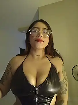 Helll girll online show from March 11, 2026, 2:49 am