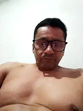 dilduarte26 online show from February 12, 2026, 11:59 pm