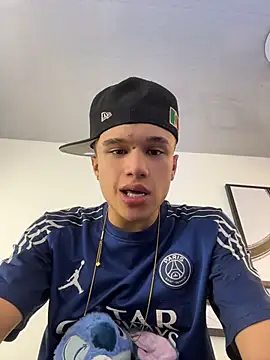 Snapshot of Dominik_Souza chatting on July 25, 2026, 4:42 am Dominik Souza online show from July 25, 2026, 4:42 am