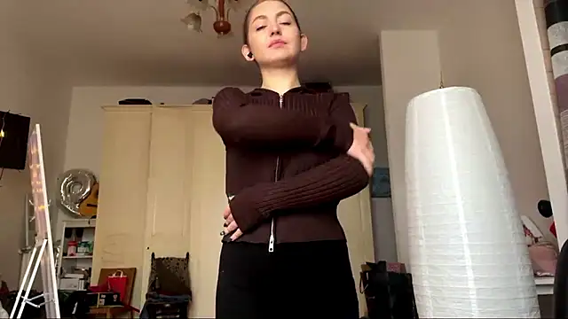 JenySimons online show from February 4, 2026, 10:21 am