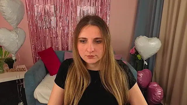 VeraLovee online show from February 14, 2026, 12:11 am