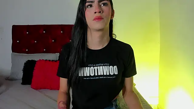 Isabella Moon9 online show from June 27, 2026, 11:38 am