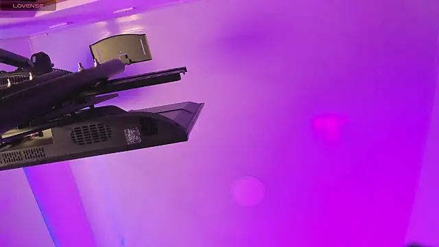 Isabella Moon9 online show from May 6, 2026, 11:58 am