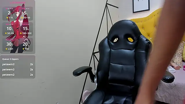 Snapshot of Tiara_Latina chatting on March 7, 2026, 11:43 pm Tiara Latina online show from March 7, 2026, 11:43 pm