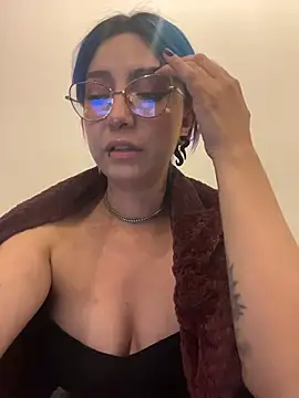 Snapshot of lilith_rr chatting on June 2, 2026, 2:33 am lilith rr online show from June 2, 2026, 2:33 am