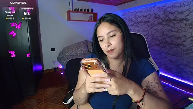 Camila IRoose online show from July 14, 2026, 10:05 pm
