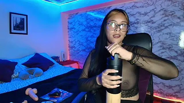 Camila IRoose online show from February 6, 2026, 9:44 pm