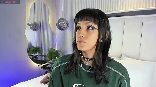 ViolettaColinss online show from June 9, 2026, 11:33 am
