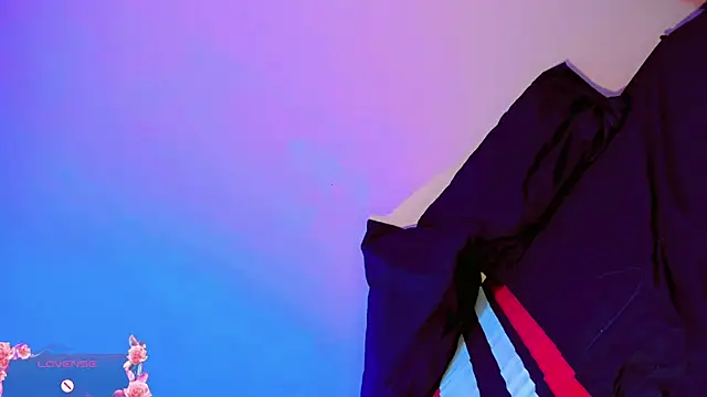 zoe rous2 online show from April 7, 2026, 1:02 pm