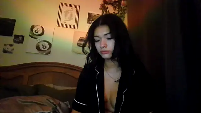 ellianajean online show from March 6, 2026, 6:19 am