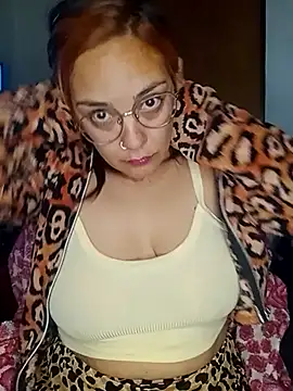kuramaqueen online show from July 7, 2026, 4:26 am