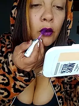 kuramaqueen online show from June 26, 2026, 3:45 am