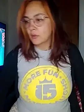 kuramaqueen online show from June 25, 2026, 3:04 am