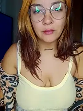 kuramaqueen online show from June 27, 2026, 1:44 am