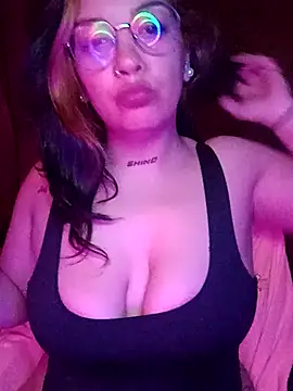 kuramaqueen online show from August 6, 2026, 5:46 am
