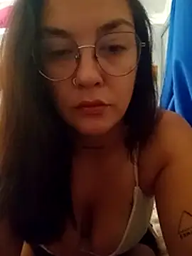 kuramaqueen online show from February 5, 2026, 11:44 pm