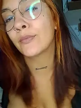kuramaqueen online show from June 17, 2026, 4:01 am