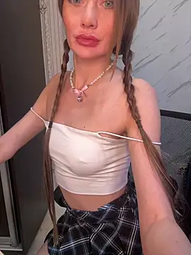 Snapshot of AliceeXHottie chatting on March 12, 2026, 11:14 am AliceeXHottie online show from March 12, 2026, 11:14 am