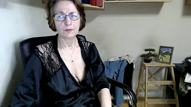 katemodel online show from June 16, 2026, 5:51 am