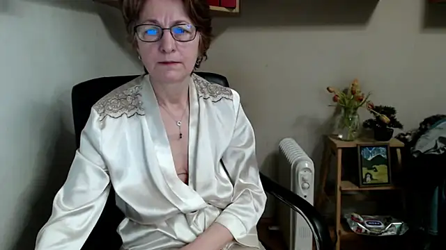 katemodel online show from February 11, 2026, 7:41 am