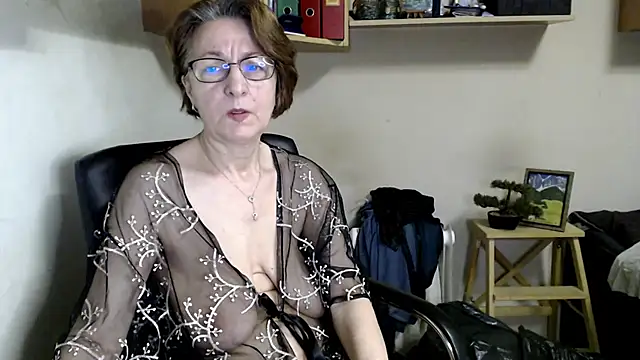 katemodel online show from June 14, 2026, 5:30 am